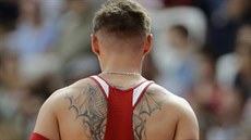 Pavel Maslák před rozběhem na 400 metrů. Pavel Maslák před rozběhem na 400 metrů.