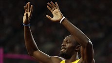 Usain Bolt zdraví londýnské diváky pi mistrovství svta.