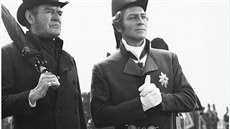 Jack Hawkins a Christopher Plummer ve filmu Waterloo Jack Hawkins a Christopher Plummer ve filmu Waterloo