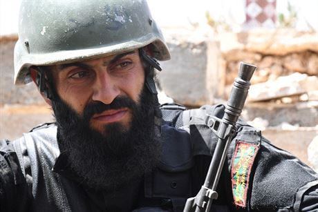 Voják syrské armády v provincii Dajr az-Zaur (30. dubna 2017)