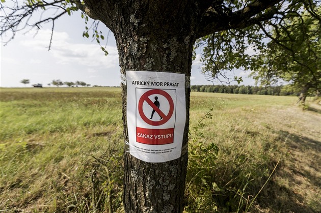 Na území výskytu nákazy byl vyhláen vstup zakázán.