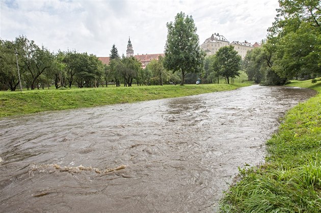 Poasí zvyovalo hladiny nkterých tok. Takhle vypadala odpoledne Polenice na...