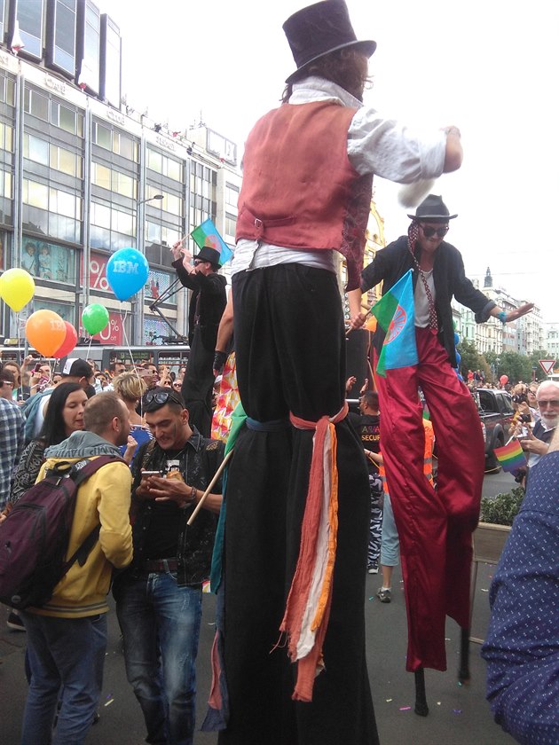 Sobotní karnevalový pochod Prague Pride 2017