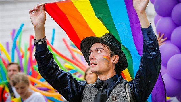 Pochod hrdosti gayů, leseb, bisexuálů i translidí (LGBT) Prague Pride... Pochod hrdosti gayů, leseb, bisexuálů i translidí (LGBT) Prague Pride...
