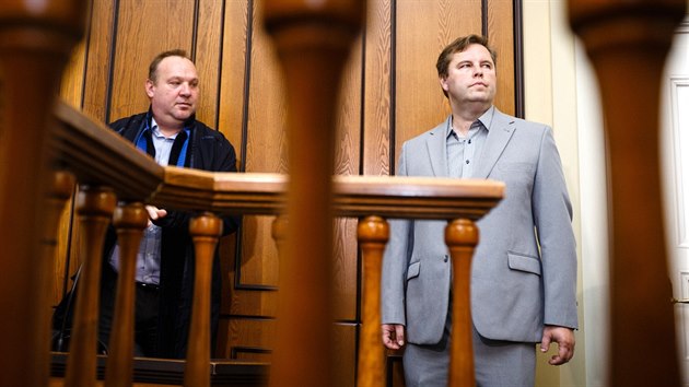 Obvodní soud pro Prahu 2 projednává kauzu bývalého policisty Karla Kadlece... Obvodní soud pro Prahu 2 projednává kauzu bývalého policisty Karla Kadlece...