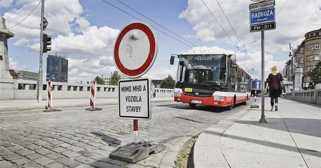 Wilsonův most v centru Plzně. (14.8.2017) Wilsonův most v centru Plzně. (14.8.2017)