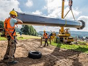 V Černém Dole pracují na nové čtyřsedačkové lanovce. Na zimu bude hotová. (16.... V Černém Dole pracují na nové čtyřsedačkové lanovce. Na zimu bude hotová. (16....