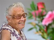 V úterý oslavila paní Anna 103 let. A i když je to úctyhodný věk, ona si z něj... V úterý oslavila paní Anna 103 let. A i když je to úctyhodný věk, ona si z něj...