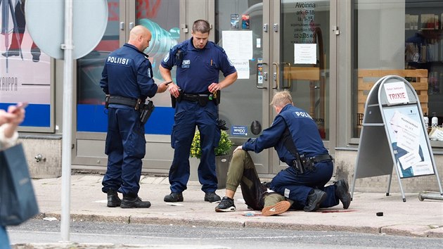 Fint policist tonka, kter v Turku pobodal deset lid, postelili do nohy (18. srpna 2017)