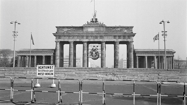 Berlnsk ze ped Braniborskou brnou v roce 1969