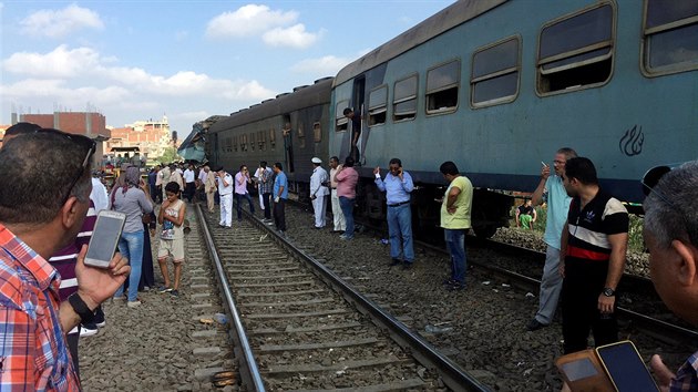 V egyptsk Alexandrii se srazily vlaky (11. srpna 2017).