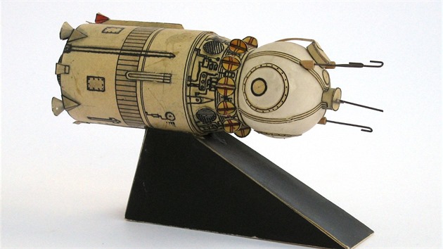 Ji relnj podoba lodi Vostok. Dochovan zkuebn model Vclava orela a Frantika Kobka z roku 1973, kter vyel v ABC.
