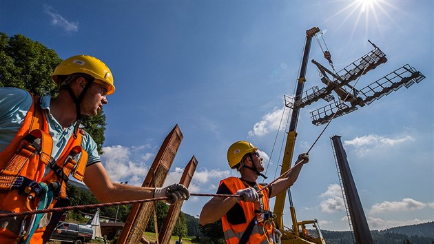 V ernm Dole pracuj na nov tysedakov lanovce. Na zimu bude hotov. (16. srpna 2017)