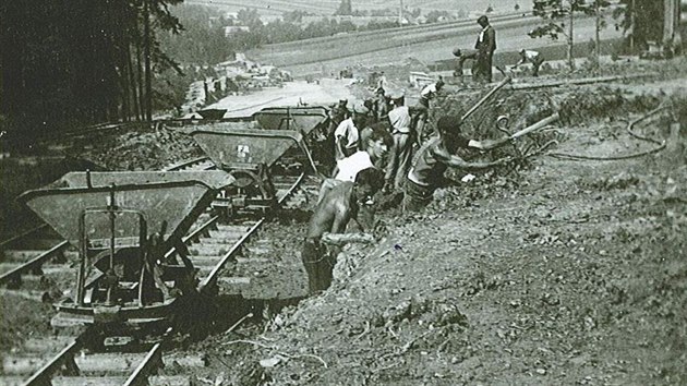 Stavenit dlnice u Zstizel na snmku ze srpna 1939.