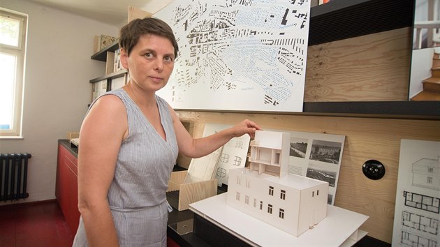 Architektka Jitka Ressov baovsk infopoint provozuje.
