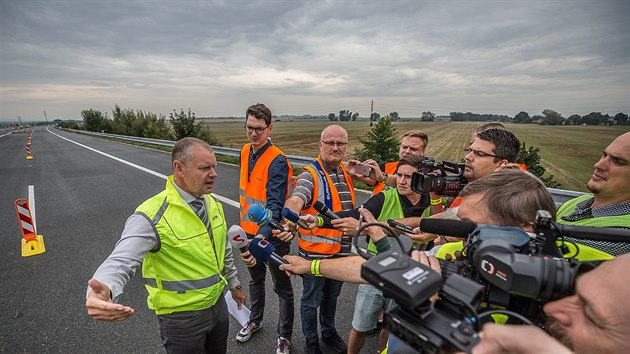 Silnii ukzali hotov sek D11 Osiky-Hradec Krlov. (16. srpna 2017)