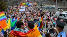 Pochod hrdosti gayů, leseb, bisexuálů i translidí (LGBT) Prague Pride... Pochod hrdosti gayů, leseb, bisexuálů i translidí (LGBT) Prague Pride...