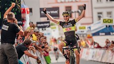 Cyklista Josef Černý ze stáje Elkov se raduje z vítězství ve třetí etapě Czech... Cyklista Josef Černý ze stáje Elkov se raduje z vítězství ve třetí etapě Czech...