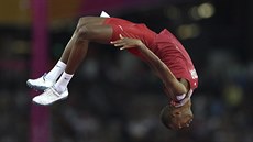 Mutaz Essa Barshim slaví vítzství ve skoku do výky.