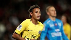 Brazilský útoník Neymar nastoupil ke svému prvnímu zápasu za Paris Saint...