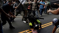 V Charlottesville ádili bílí extremisté (12. srpna 2017).