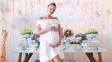 Jihoafrická modelka Candice Swanopoelová oslavovala své ještě nenarozené... Jihoafrická modelka Candice Swanopoelová oslavovala své ještě nenarozené...