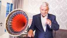 Pořadem Skutečné příběhy bude provázet Petr Štěpánek. Pořadem Skutečné příběhy bude provázet Petr Štěpánek.