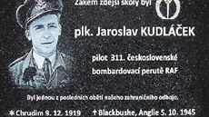 Pamětní deska připomínající chrudimského rodáka. Pamětní deska připomínající chrudimského rodáka.