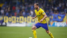 Zlínský Petr Jiráček v zápase proti Karviné. Zlínský Petr Jiráček v zápase proti Karviné.