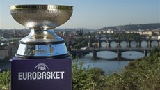 Trofej Nikolaje Semaška určená pro vítěze EuroBasketu má fotku s vyhlídkou na... Trofej Nikolaje Semaška určená pro vítěze EuroBasketu má fotku s vyhlídkou na...