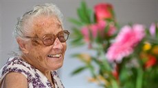 V úterý oslavila paní Anna 103 let. A i když je to úctyhodný věk, ona si z něj... V úterý oslavila paní Anna 103 let. A i když je to úctyhodný věk, ona si z něj...