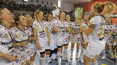 Florbalistky Pixbo Wallenstam IBK se radují z vítězství na Czech Open. Florbalistky Pixbo Wallenstam IBK se radují z vítězství na Czech Open.