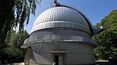 Dalekohled se nachází se v Ondřejově u Prahy v areálu observatoře... Dalekohled se nachází se v Ondřejově u Prahy v areálu observatoře...