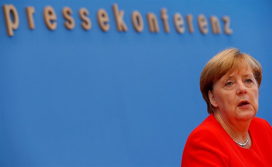 Nmecká kancléka Angela Merkelová vystoupila na tradiní velké letní tiskové...