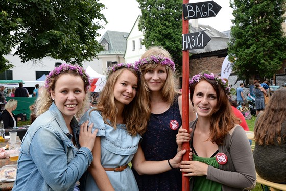 Tatrhy pipravují (zleva) Kateina Rosendorf, Kristýna Mlýnková, Veronika...