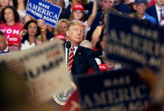Donald Trump na mítinku ve Phoenixu v Arizon (23. srpna 2017)