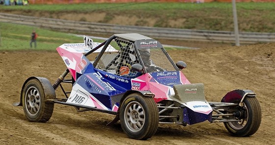 Milan Vank závodí v autokrosové divizi Buggy 1600.