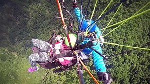 Vydená Solaíková. Poprvé zkusila paragliding