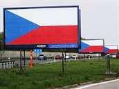 Billboardy u českých dálnic v pondělí hromadně změnily svůj obsah, nově na nich... Billboardy u českých dálnic v pondělí hromadně změnily svůj obsah, nově na nich...