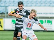 Momentka ze zápasu mezi Hradcem Králové (v bílém) a Českými Budějovicemi. Momentka ze zápasu mezi Hradcem Králové (v bílém) a Českými Budějovicemi.