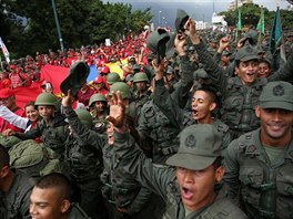 Ve Venezuele zaalo vojensk cvien, ke ktermu byli povolni i civilist v...
