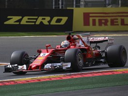 Sebastian Vettel v kvalifikaci na Velkou cenu Belgie formule 1.
