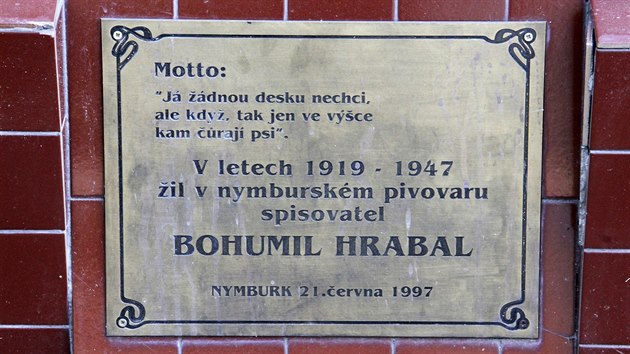 V pivovaru Nymburk vyrstal znm spisovatel Bohumil Hrabal. Sv vzpomnky zroil v dle Postiiny.