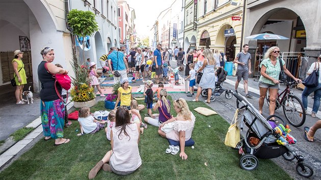 Akce Msto lidem, lid mstu kadoron na konci srpna oiv centrum eskch Budjovic.