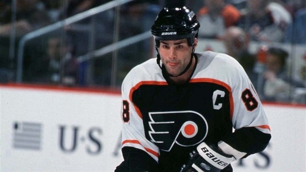 Eric Lindros se stal legendou Philadelphie Flyers a jednm z nejlepch hokejist v 90. letech.