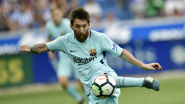NPAH A...? To bude gl. Lionel Messi rozhodl zpas panlsk ligy na hiti Alavesu ve prospch Barcelony hned dvma trefami.