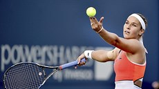 Dominika Cibulková se chystá na podání v semifinále turnaje v New Havenu. Dominika Cibulková se chystá na podání v semifinále turnaje v New Havenu.