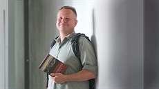 Marek Řeháček nyní vydává hned dvě nové knihy. Na snímku je s publikací... Marek Řeháček nyní vydává hned dvě nové knihy. Na snímku je s publikací...