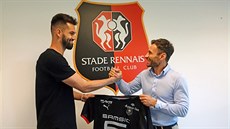 Brankář Tomáš Koubek (vlevo) a Viktor Kolář, hráčův agent ze společnosti Sport... Brankář Tomáš Koubek (vlevo) a Viktor Kolář, hráčův agent ze společnosti Sport...