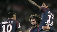 Neymar, Adrien Rabiot a Angel di Maria slaví gól do sít Toulouse.